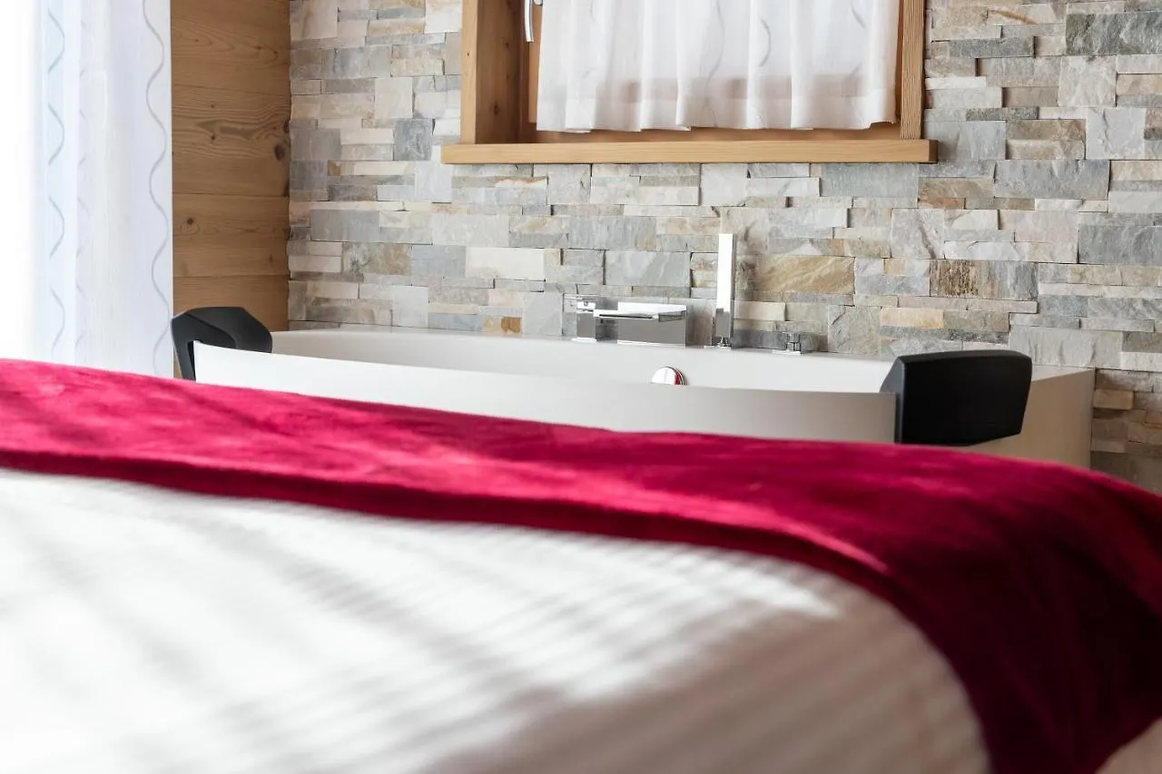 Chalet Imbosc'Che - 5 Beautiful Rooms In Charming B&B ليفينو 0*,